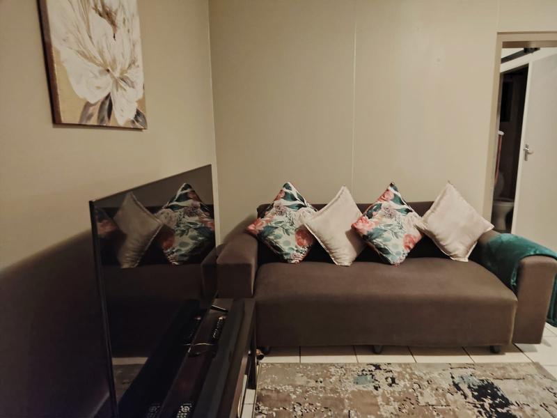 To Let 1 Bedroom Property for Rent in Ferndale Western Cape